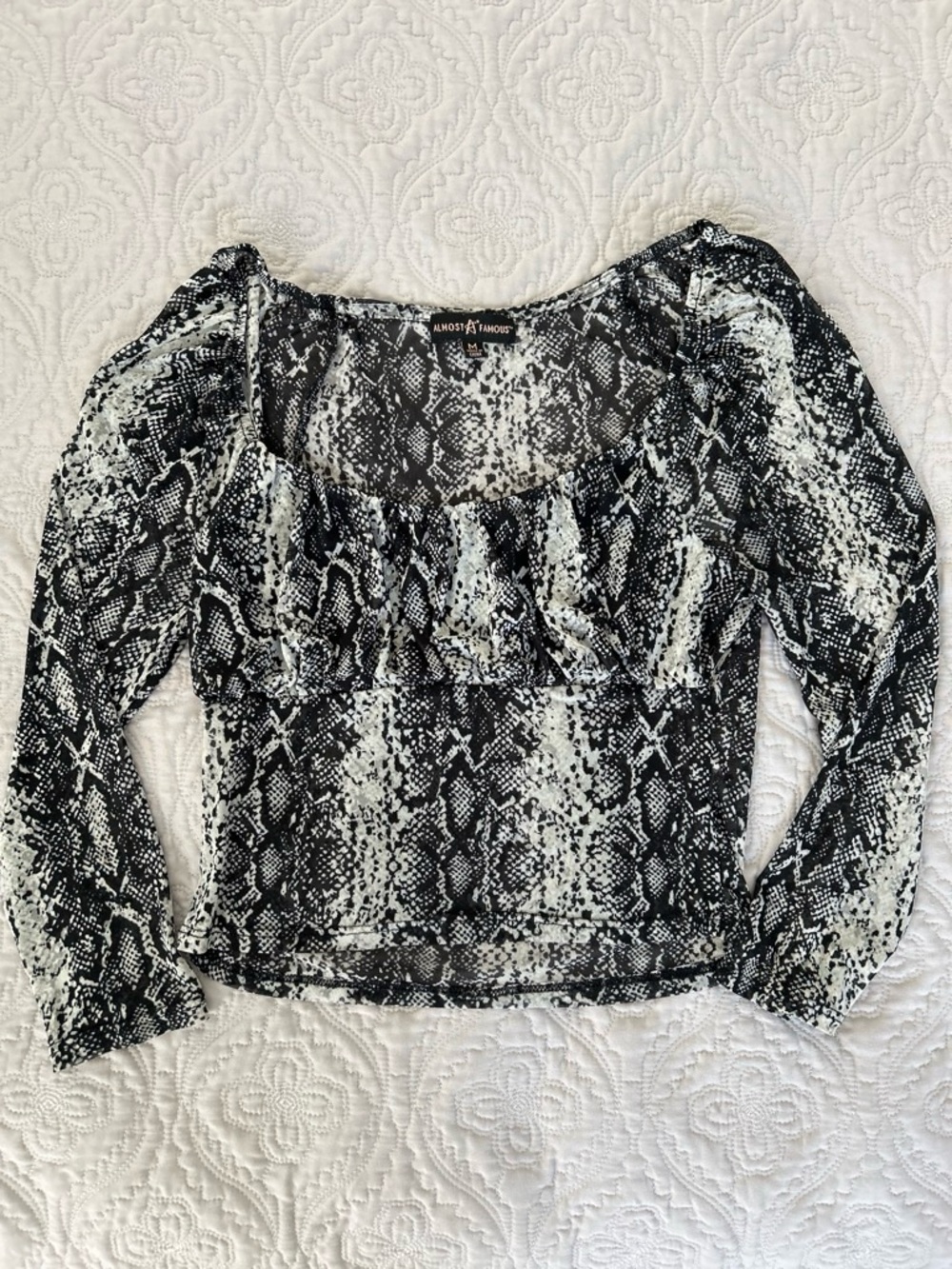 Almost Famous Black and White Snake-Print 3/4 Sleeve Bustier Top